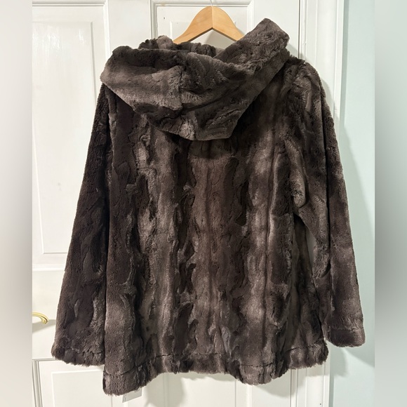 Pandemonium Millinery Hooded Lounger Luxury Faux Fur Espresso Bean – Size M NWT - Picture 3 of 12